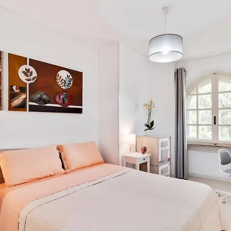 Guesthost - Flat With Private Parking And Netflix Σαν Ρέμο