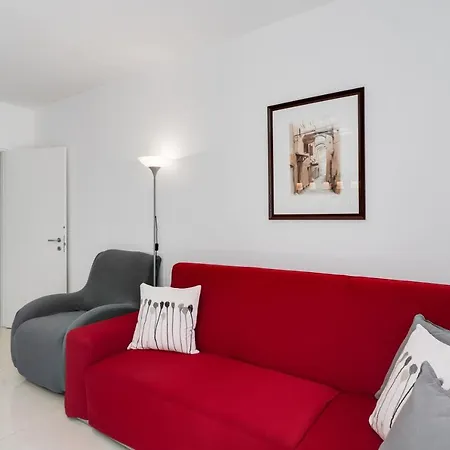 Flat With Private Parking And Netflix Apartament San Remo