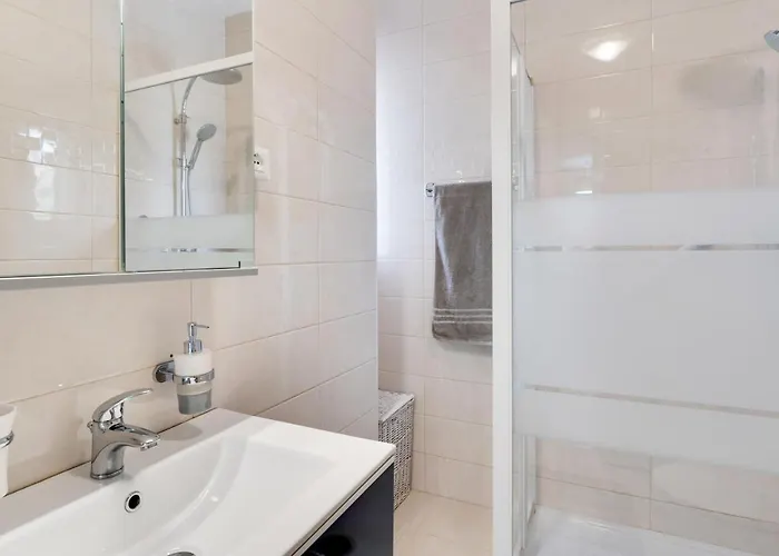 Guesthost - Flat With Private Parking And Netflix 아파트 산레모